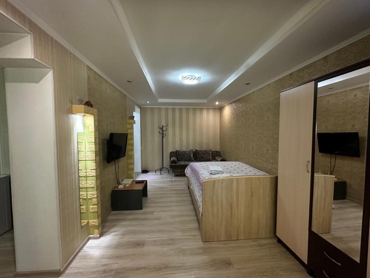 One-Room Apartment Opposite Almaty Airport Turksib 外观 照片