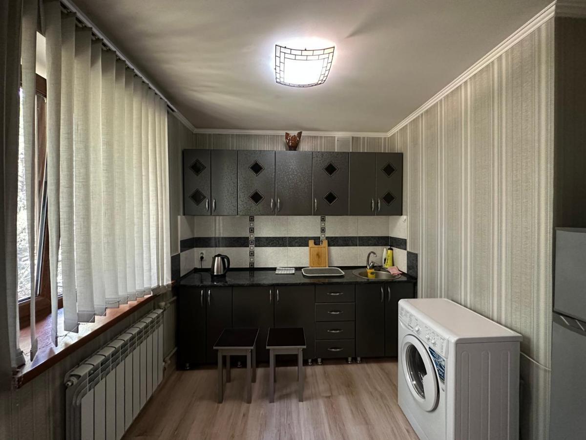 One-Room Apartment Opposite Almaty Airport Turksib 外观 照片