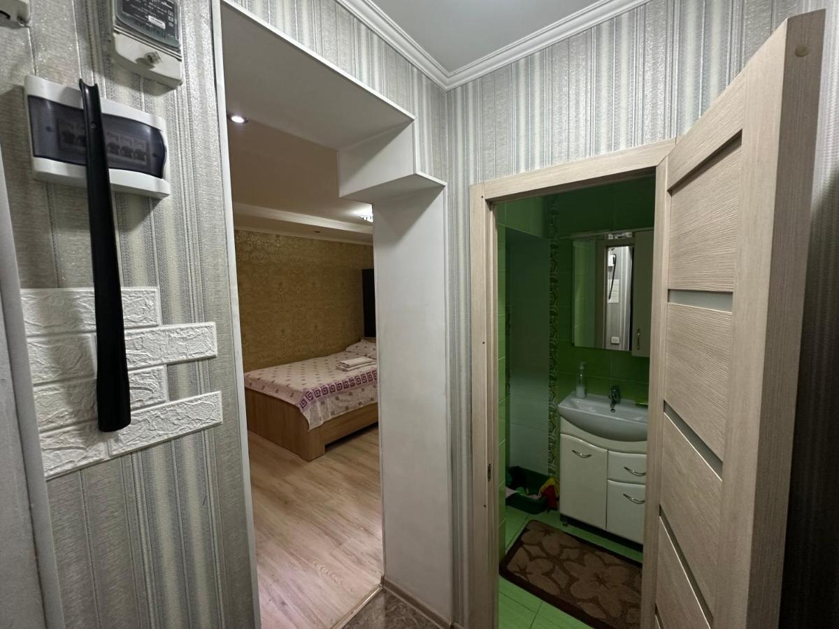 One-Room Apartment Opposite Almaty Airport Turksib 外观 照片