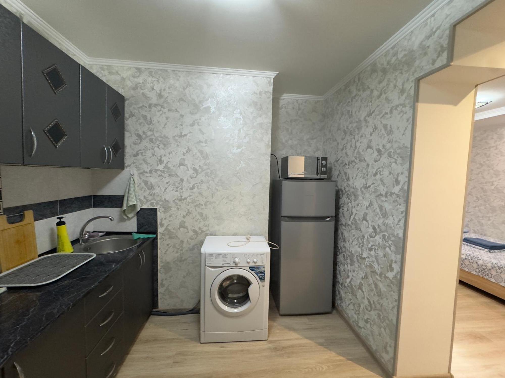 One-Room Apartment Opposite Almaty Airport Turksib 外观 照片