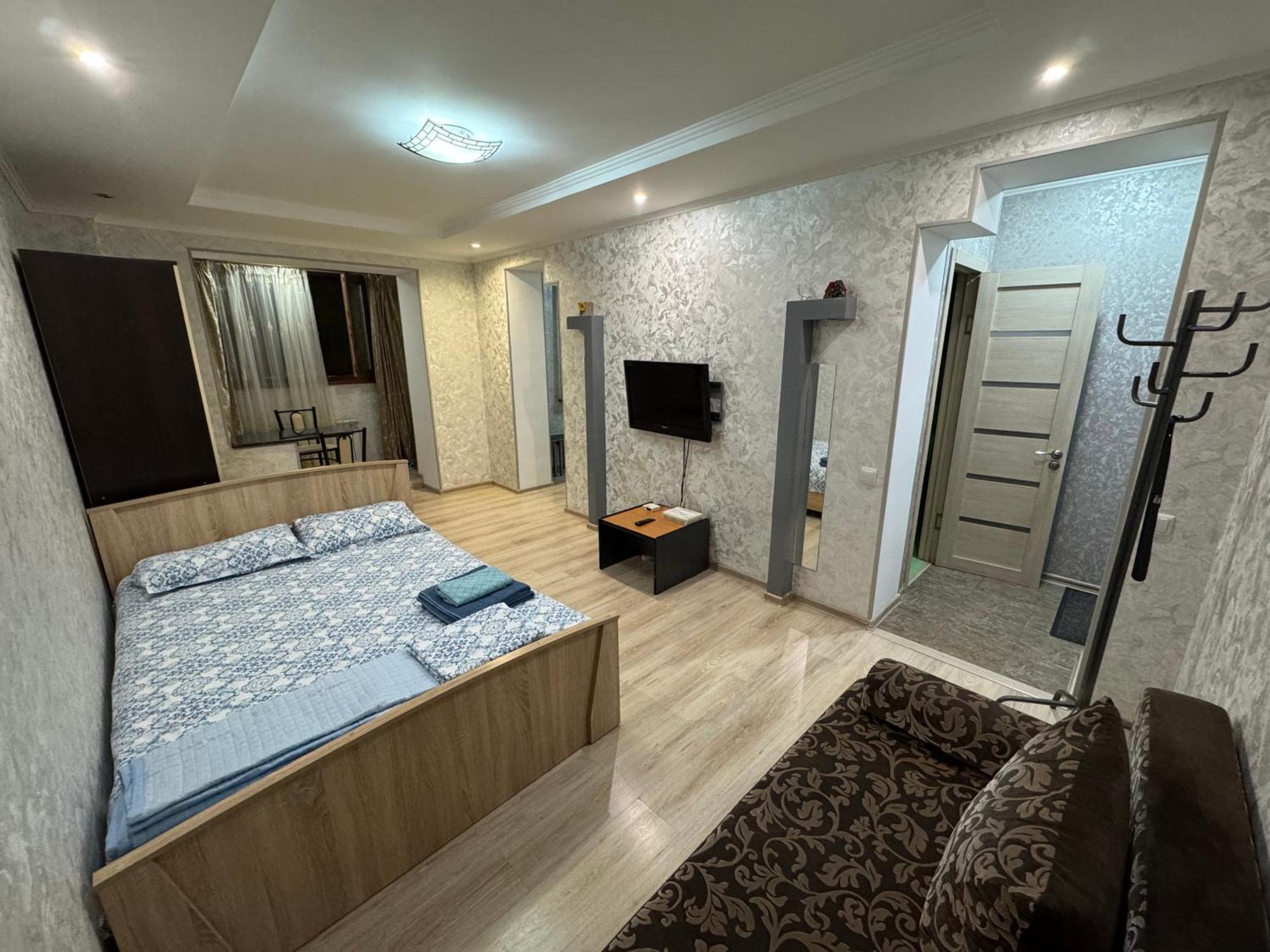 One-Room Apartment Opposite Almaty Airport Turksib 外观 照片